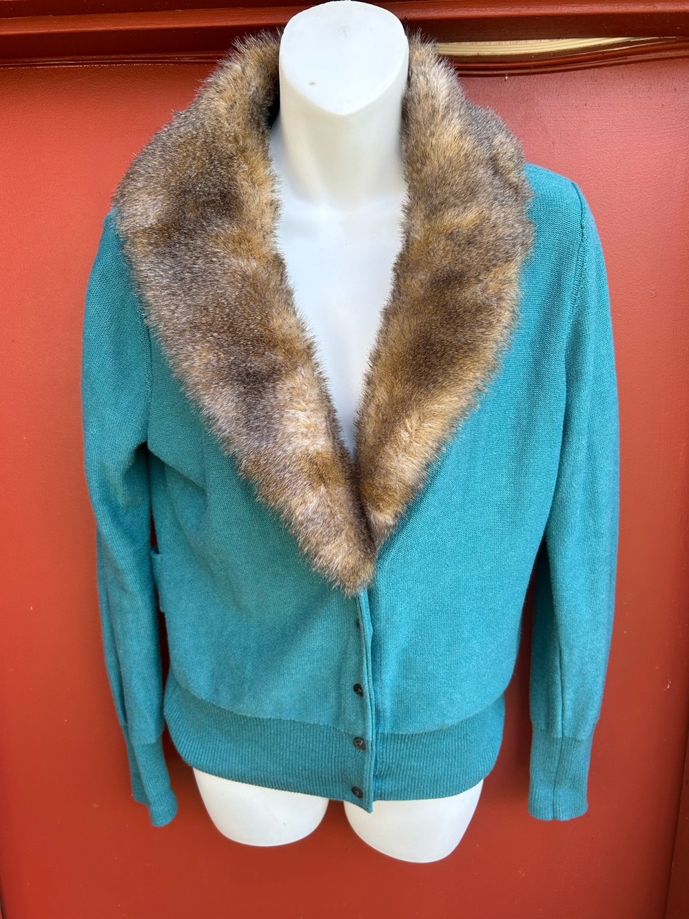 CABI TEAL TEA ROOM CARDIGAN WITH PLUSH DETACHABLE BROWN FAUX COLLAR MEDIUM